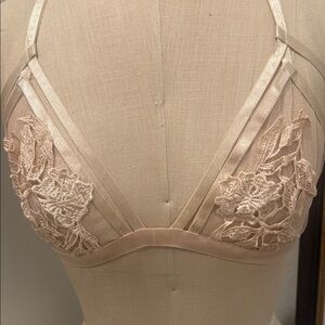 Essue Lace Detail Beige Bralette